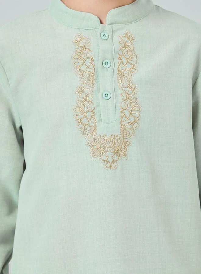 أميرة مجموعة من كورتا مطرزة مع بنطال